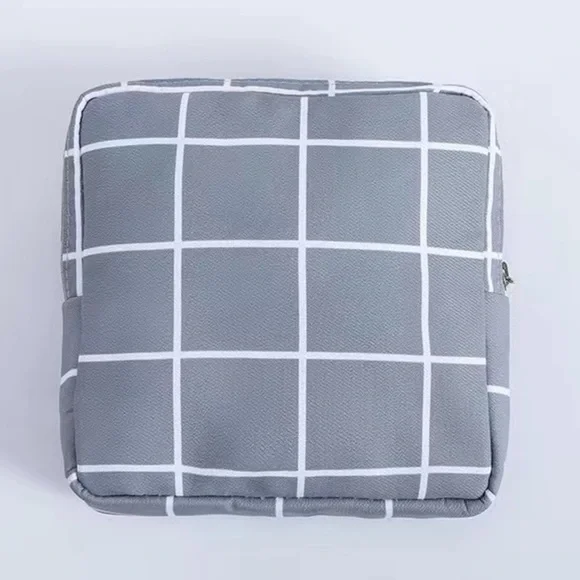 1-Piece Portable Sanitary Napkin Storage Bag - Picture 1 of 4